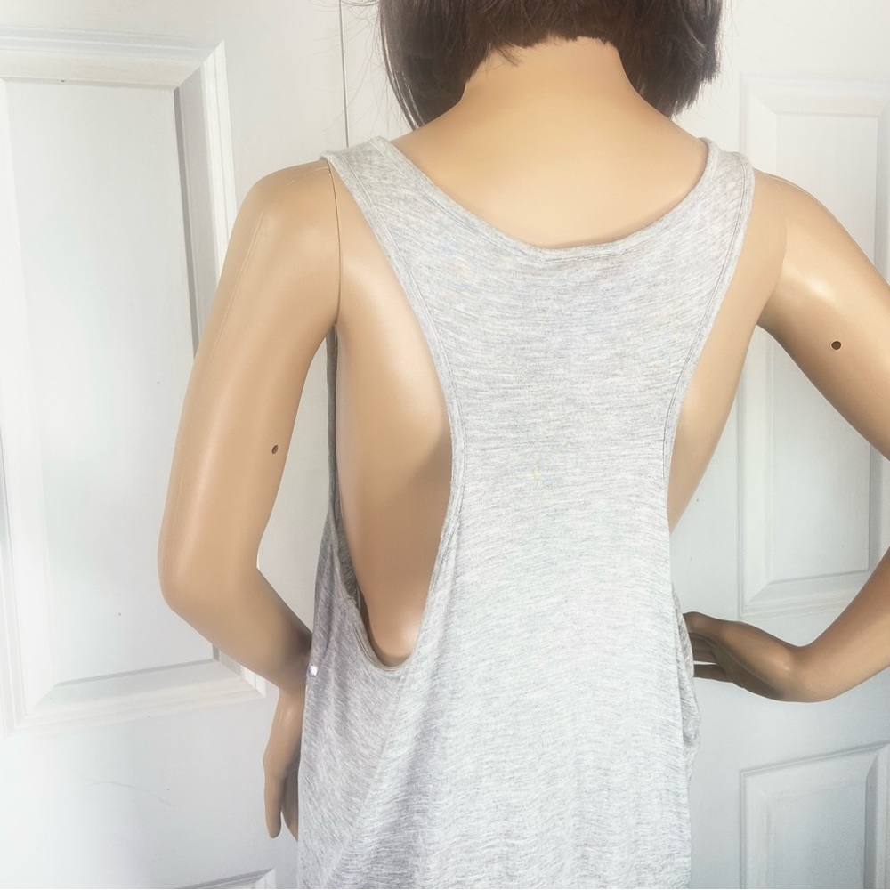 Romeo & Juliet Couture Sequined Gray Top - Picture 8 of 17